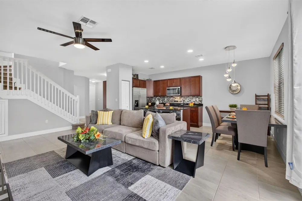 4004 SCREW PINE Cove Riviera Beach, FL 33410