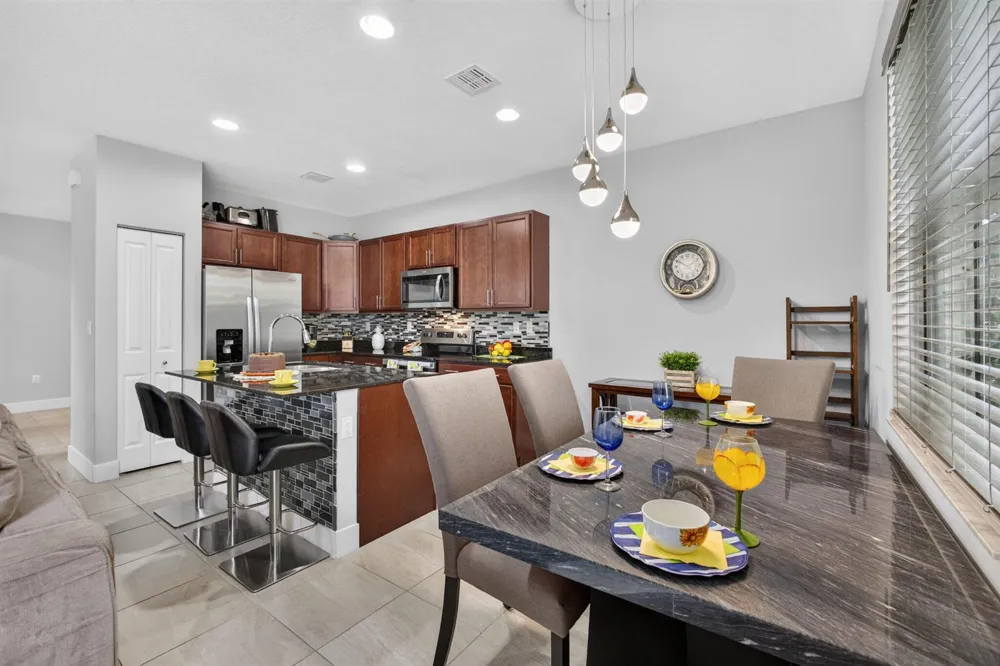 4004 SCREW PINE Cove Riviera Beach, FL 33410