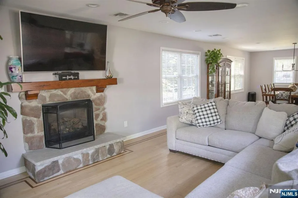 22 Warren Road Fair Lawn, NJ 07410