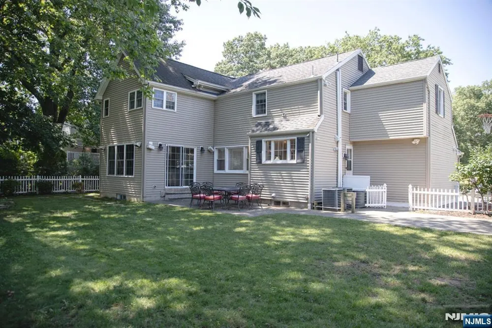 22 Warren Road Fair Lawn, NJ 07410