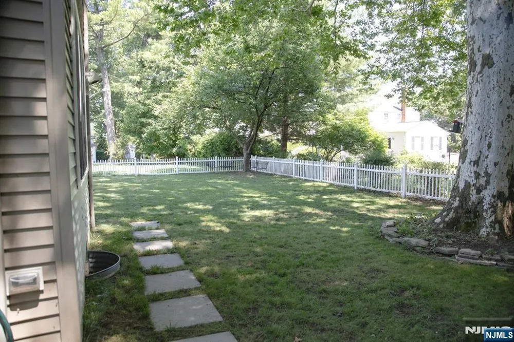 22 Warren Road Fair Lawn, NJ 07410