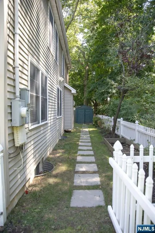 22 Warren Road Fair Lawn, NJ 07410