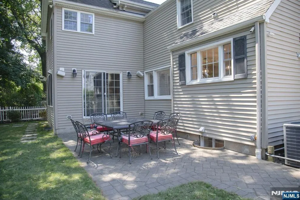 22 Warren Road Fair Lawn, NJ 07410