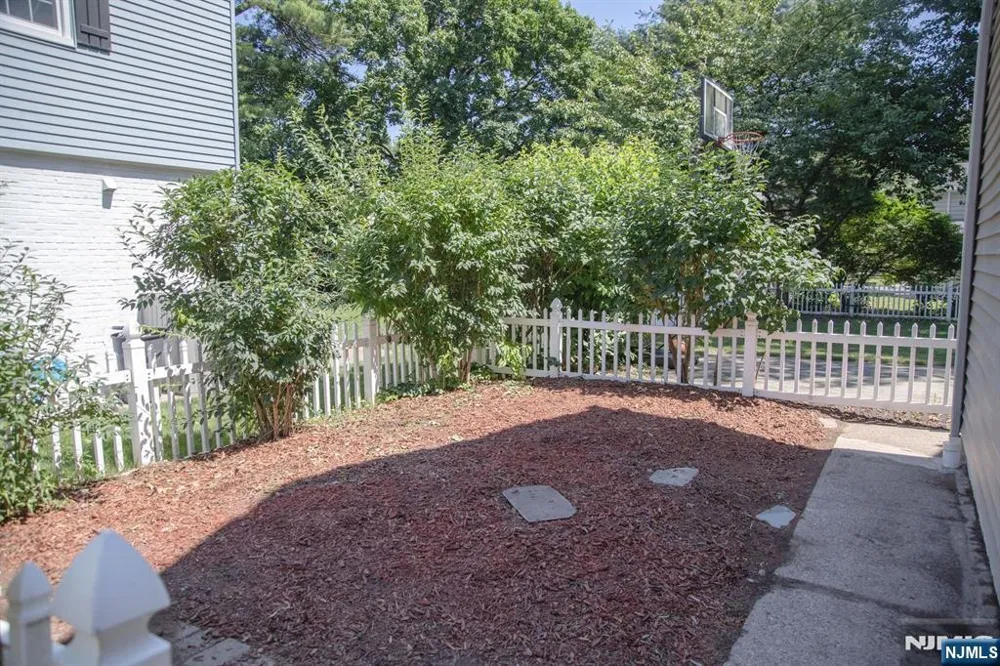 22 Warren Road Fair Lawn, NJ 07410