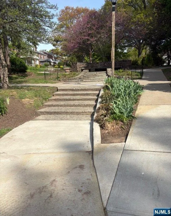 22 Warren Road Fair Lawn, NJ 07410