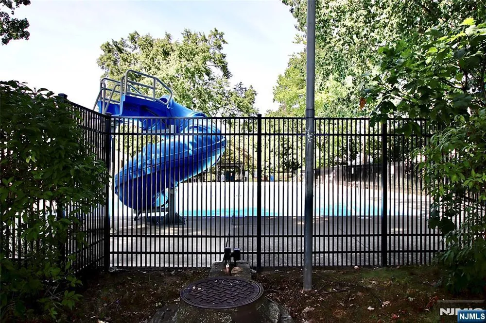 22 Warren Road Fair Lawn, NJ 07410