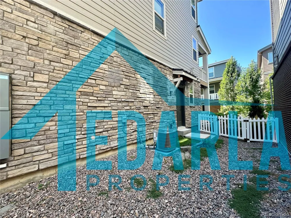 2389 S Tucson Street Aurora, CO 80014