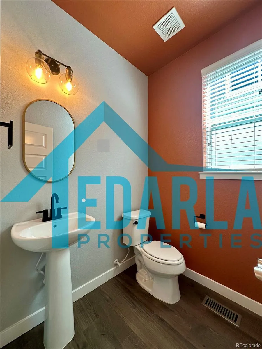 2389 S Tucson Street Aurora, CO 80014