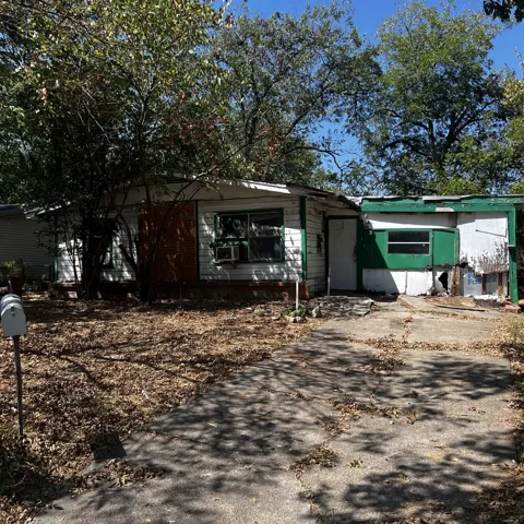 211 Hamden Lane