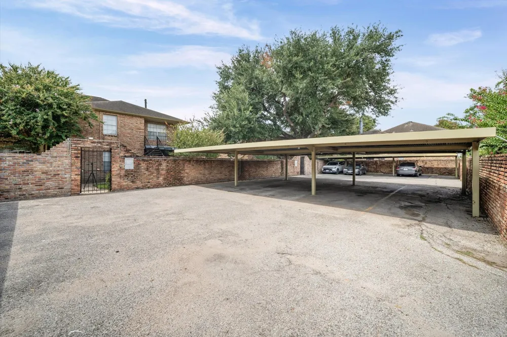 6401 Skyline Drive #38 Houston, TX 77057