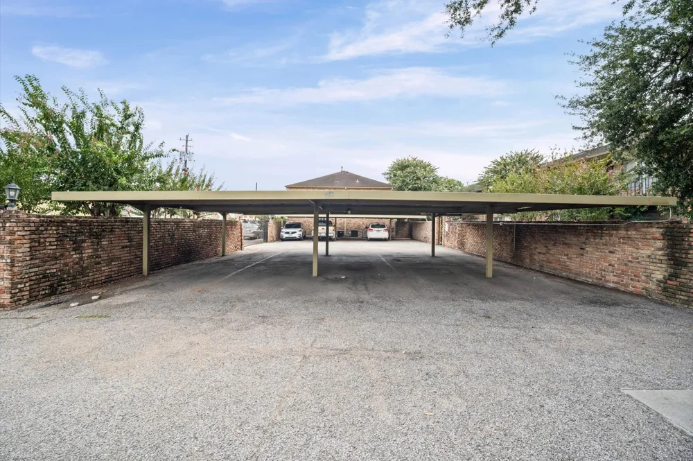6401 Skyline Drive #38 Houston, TX 77057