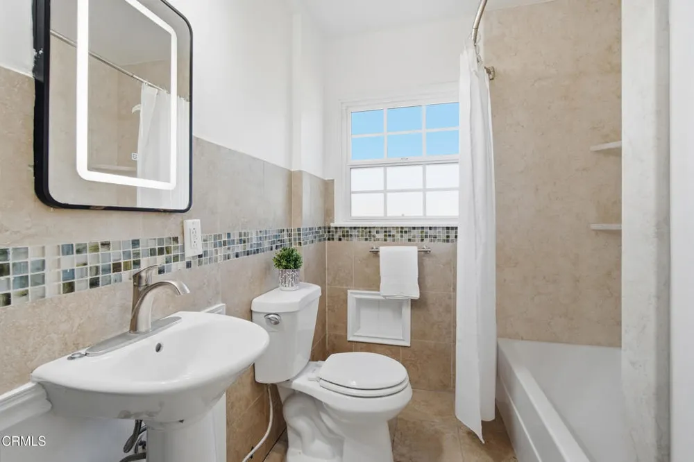 2756 Channel Drive Ventura, CA 93003