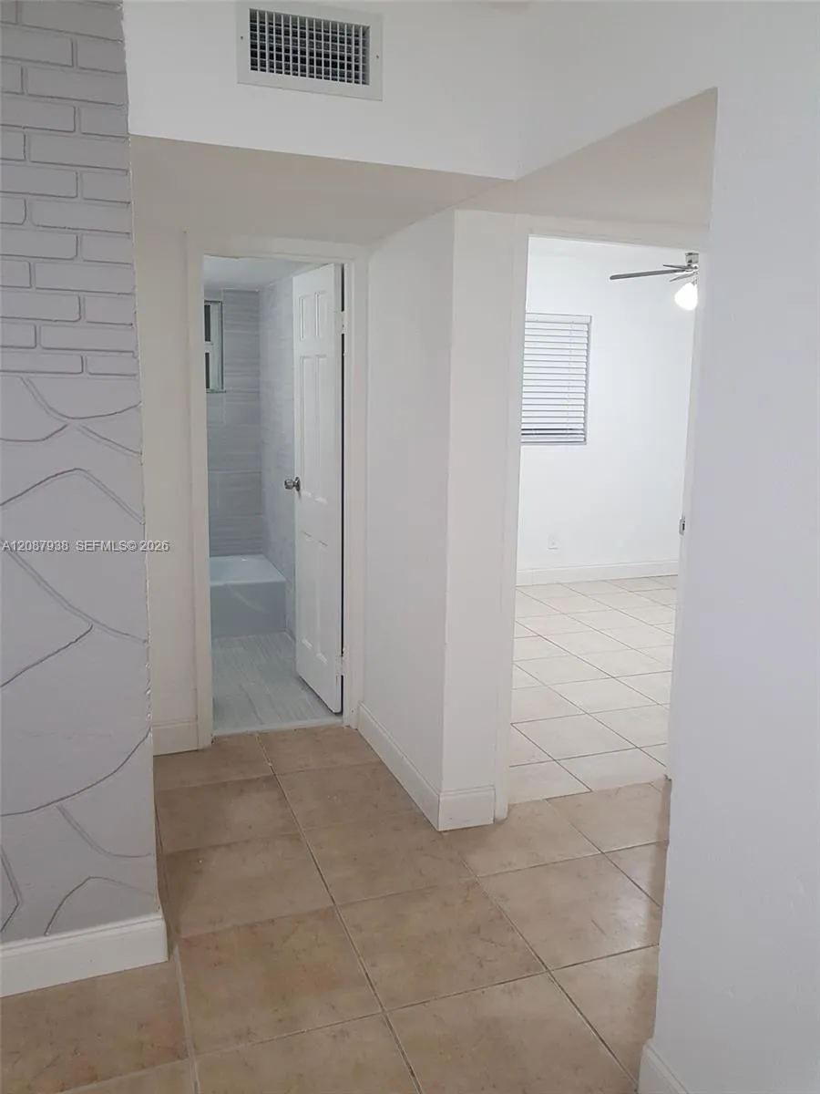 2643 NW 10th St Pompano Beach, FL 33069