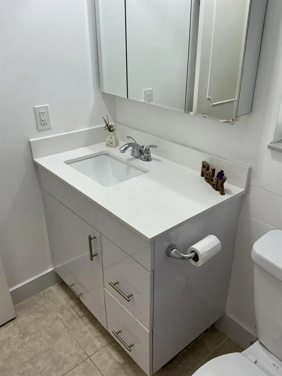 2720 Pine Island Road #305 Sunrise, FL 33322