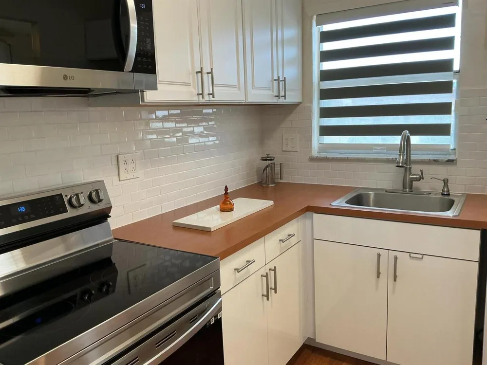 2720 Pine Island Road #305 Sunrise, FL 33322