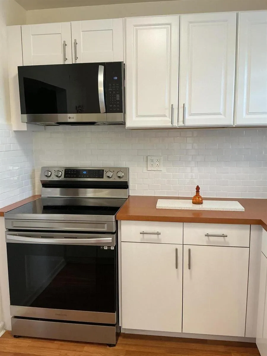 2720 Pine Island Road #305 Sunrise, FL 33322