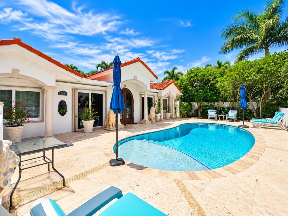 3202 Dow Street Pompano Beach, FL 33062