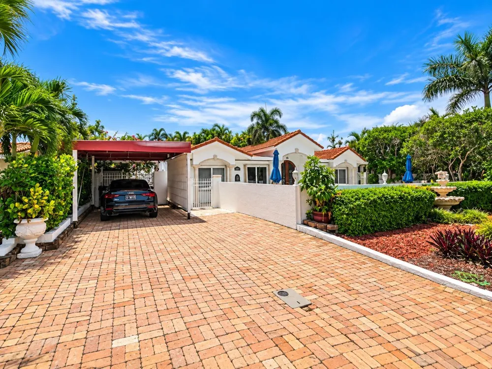 3202 Dow Street Pompano Beach, FL 33062