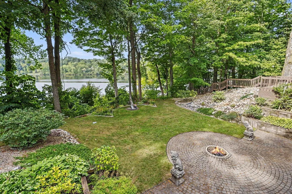 4245 Lake Chapin Berrien Township, MI 49103