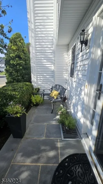 55 Hampshire Dr Mendham, NJ 07945