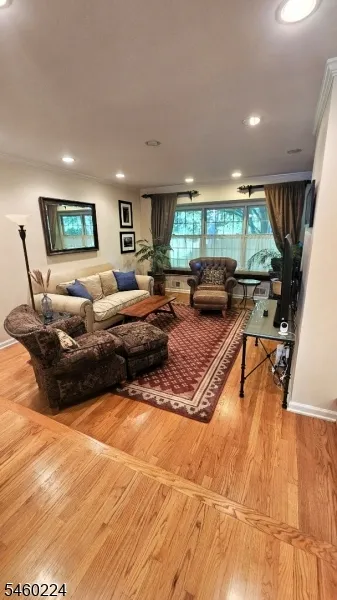55 Hampshire Dr Mendham, NJ 07945