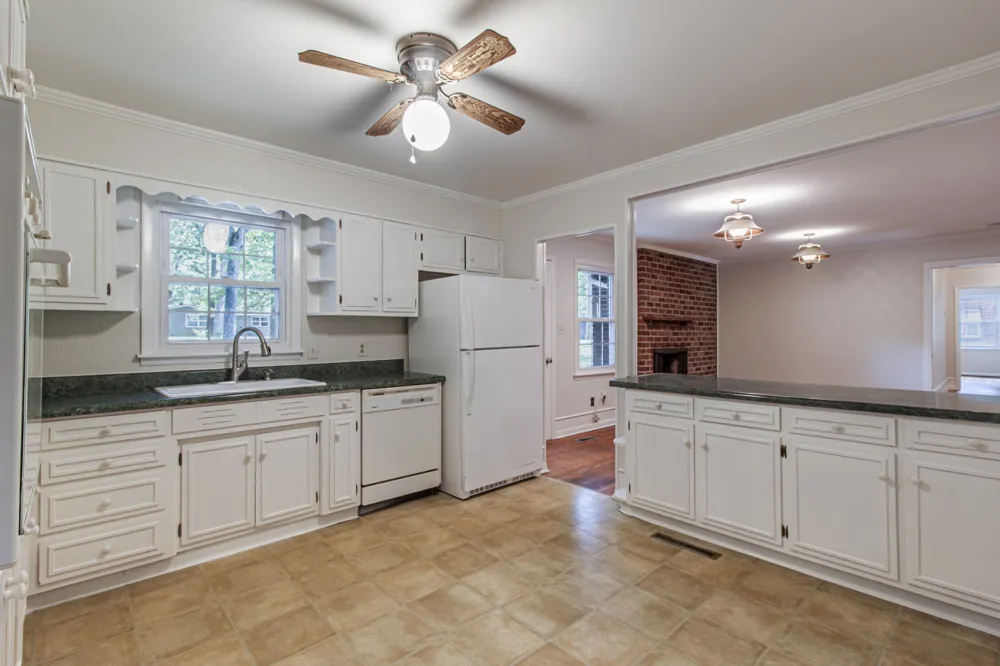 214 Crestwood Dr Tullahoma, TN 37388