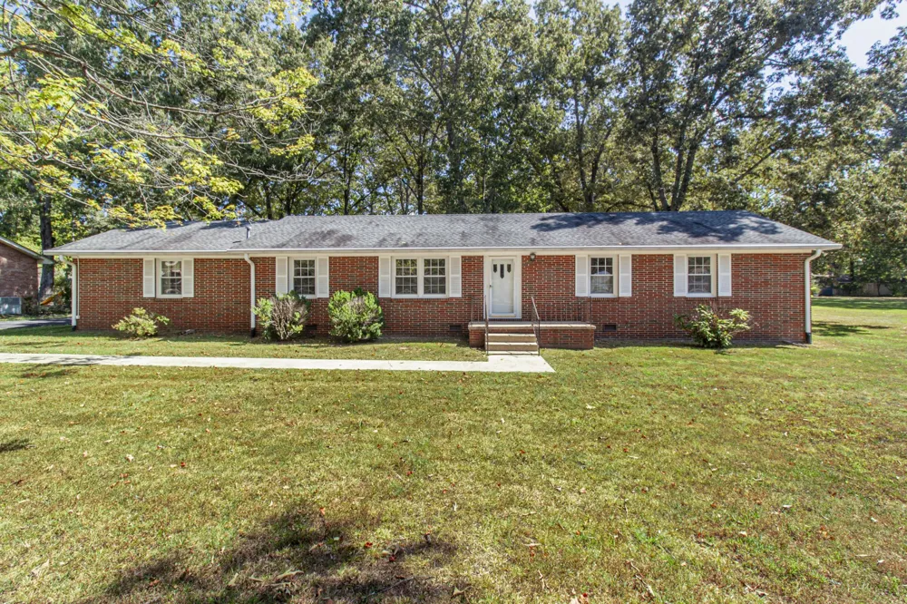 214 Crestwood Dr Tullahoma, TN 37388