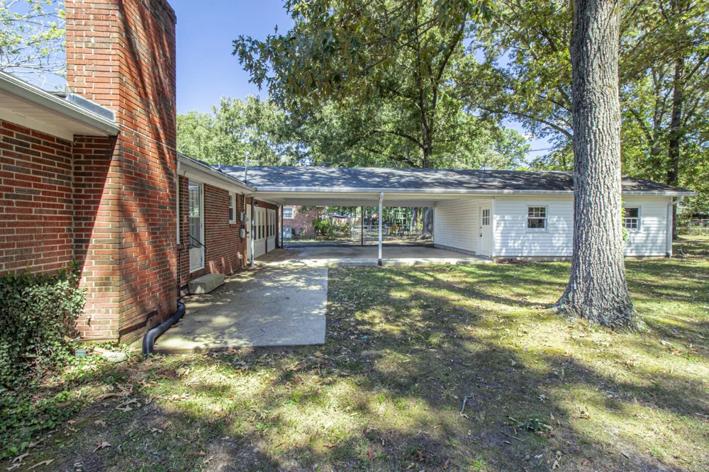 214 Crestwood Dr Tullahoma, TN 37388