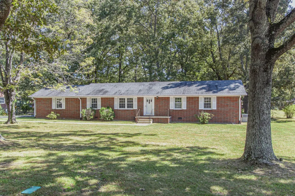 214 Crestwood Dr Tullahoma, TN 37388