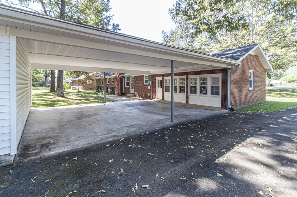 214 Crestwood Dr Tullahoma, TN 37388