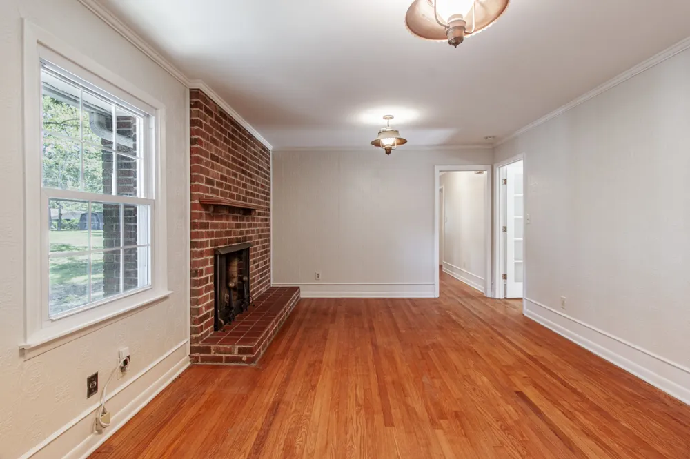 214 Crestwood Dr Tullahoma, TN 37388