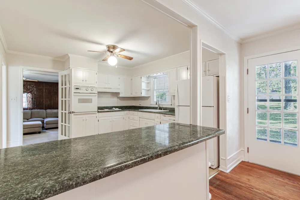214 Crestwood Dr Tullahoma, TN 37388