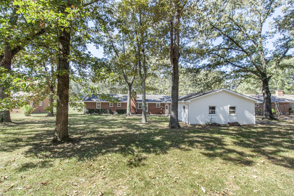 214 Crestwood Dr Tullahoma, TN 37388