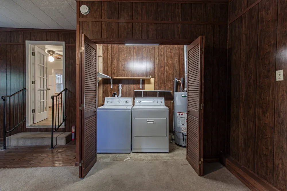 214 Crestwood Dr Tullahoma, TN 37388