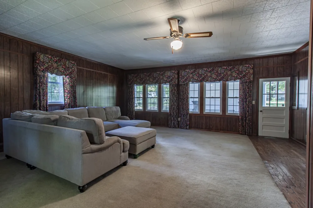 214 Crestwood Dr Tullahoma, TN 37388