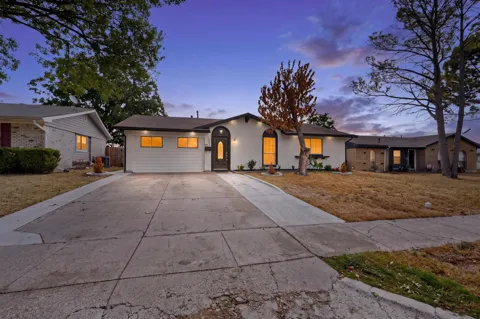 2038 Lamont Drive