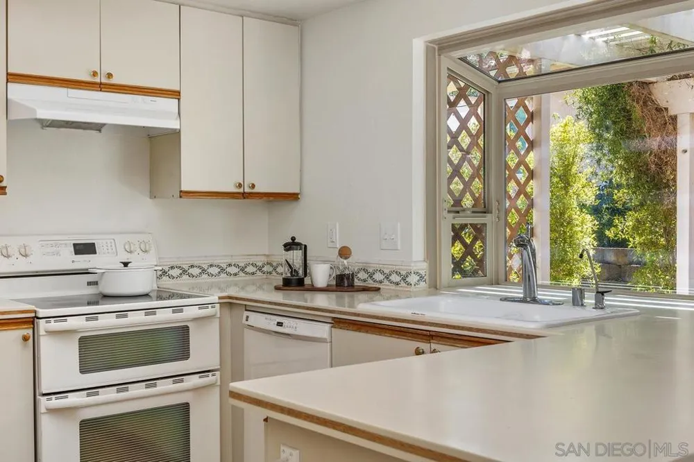 18341 Aceituno St San Diego, CA 92128