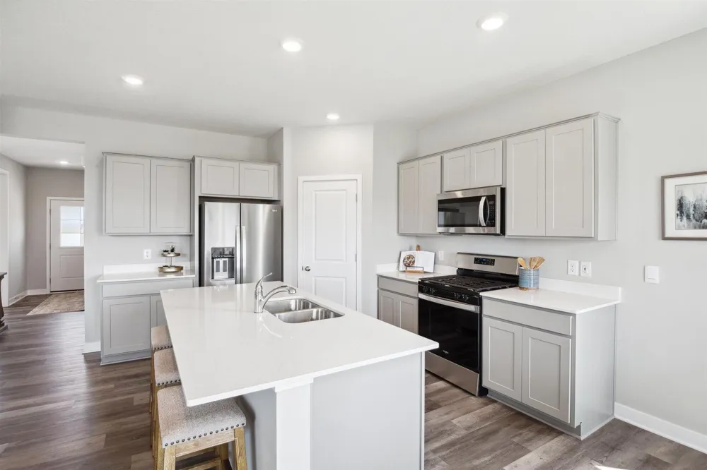 1842 Rainier Drive Shakopee, MN 55379