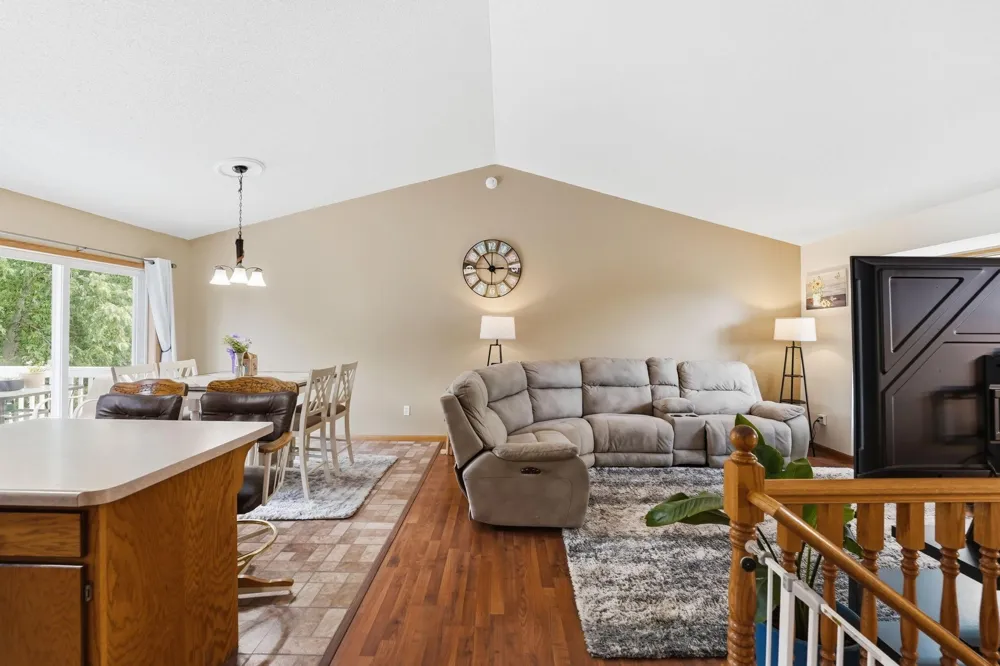 11249 Laura Circle Becker, MN 55308