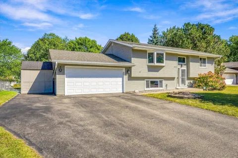 1721 Deerwood Drive