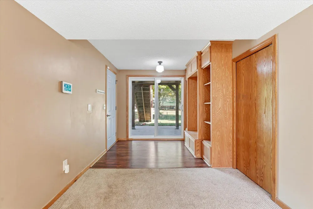 1721 Deerwood Drive Eagan, MN 55122
