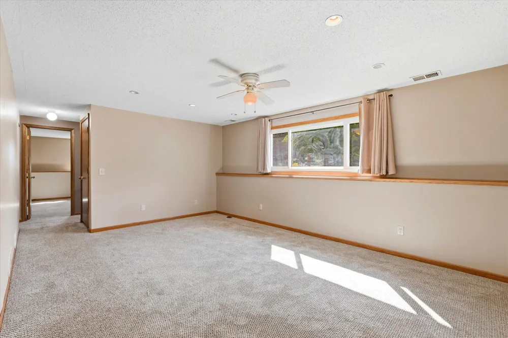 1721 Deerwood Drive Eagan, MN 55122