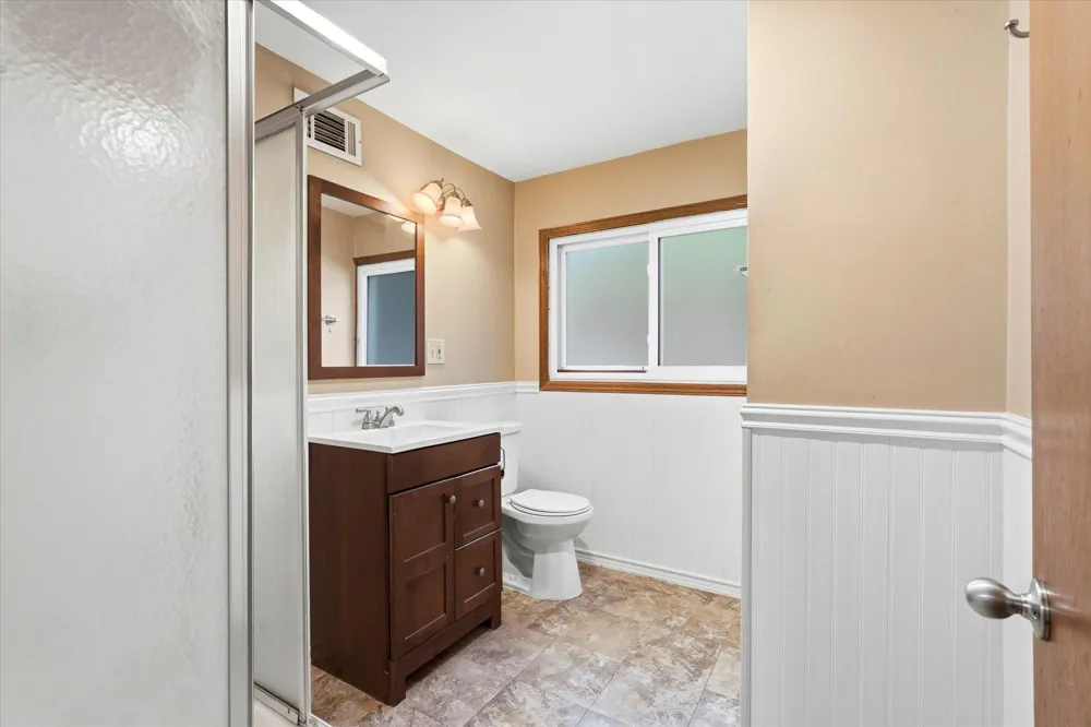 1721 Deerwood Drive Eagan, MN 55122