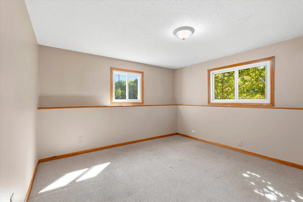 1721 Deerwood Drive Eagan, MN 55122