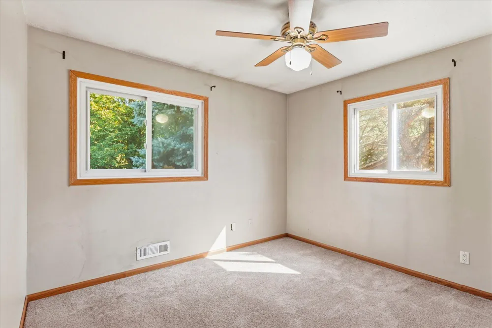 1721 Deerwood Drive Eagan, MN 55122