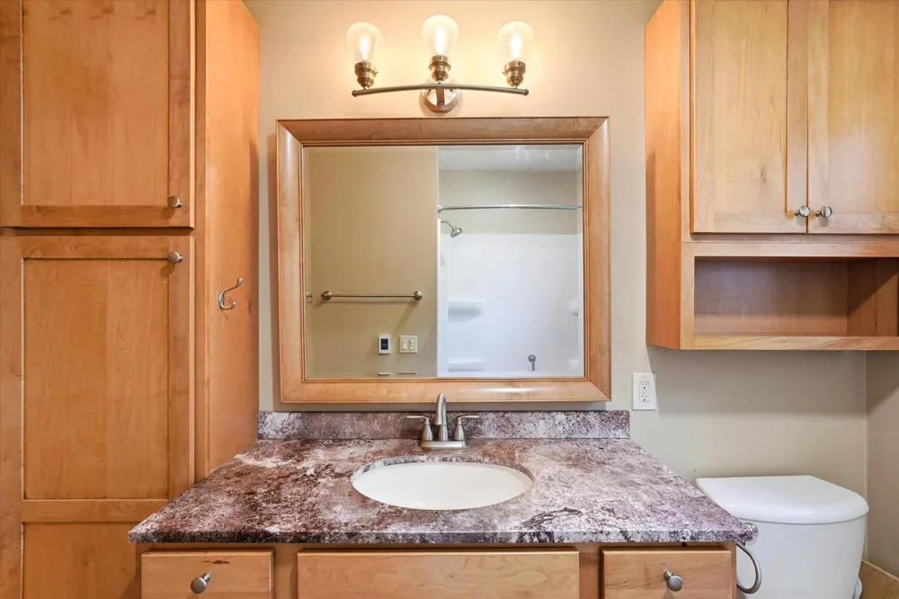 1721 Deerwood Drive Eagan, MN 55122
