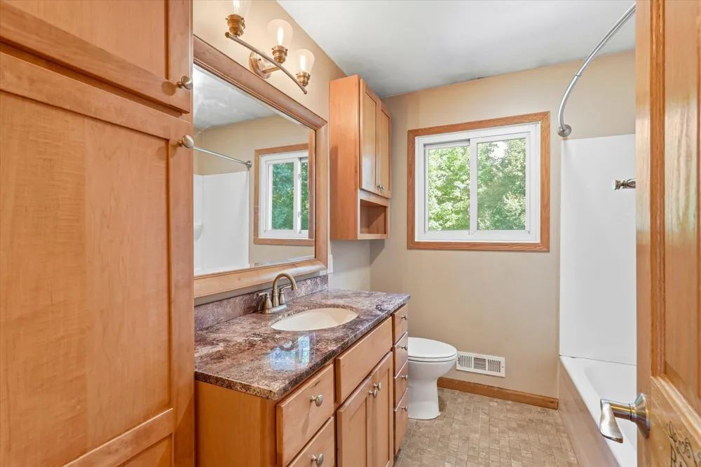 1721 Deerwood Drive Eagan, MN 55122