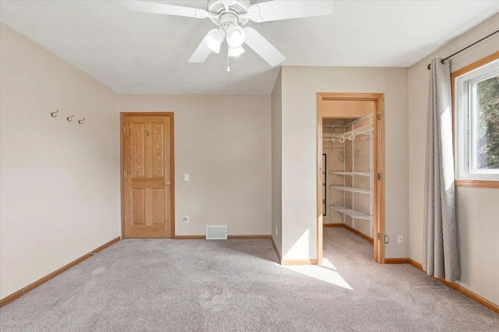 1721 Deerwood Drive Eagan, MN 55122