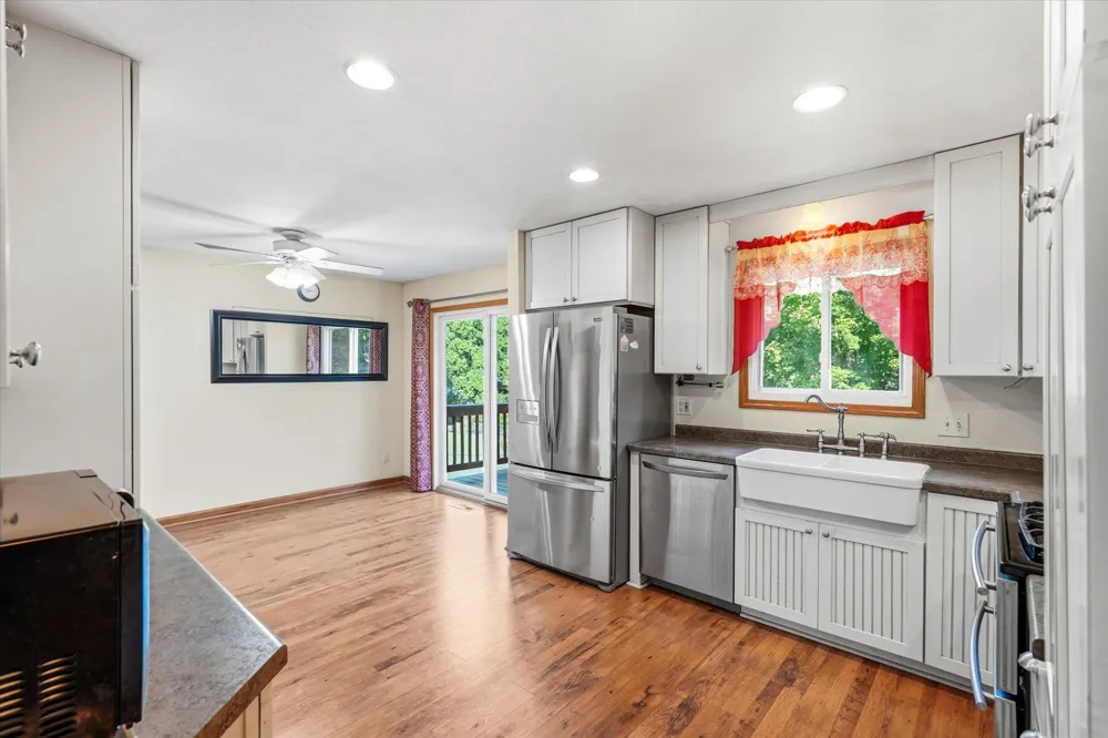 1721 Deerwood Drive Eagan, MN 55122