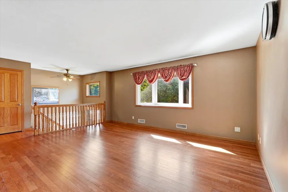 1721 Deerwood Drive Eagan, MN 55122
